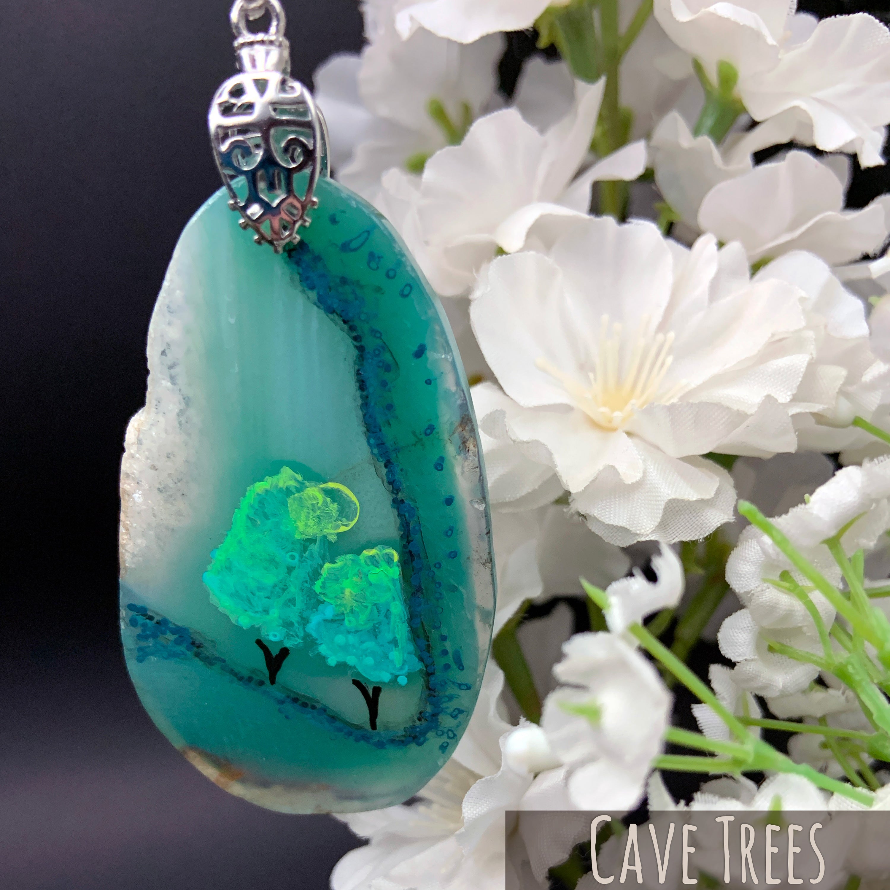 Gorgeous embroidered deals flowered agate teal pendant